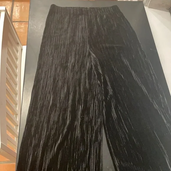 *SOLD* ASOS NEW black velvet gauchos - Picture 1 of 3